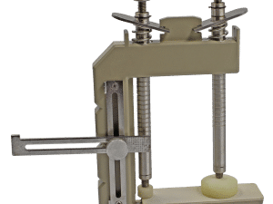 Klemmzange zur Unterstützung beim Gehrungsverkleben